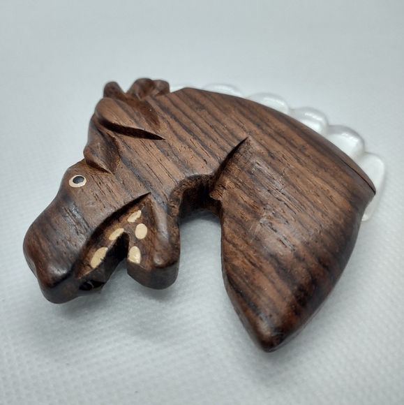 Vintage Wood Carved Horse Pin Brooch - Picture 3 of 9
